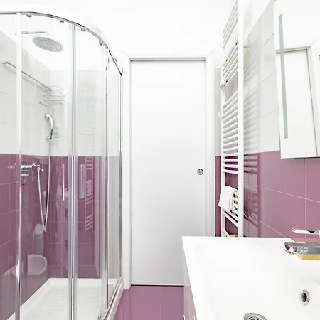 Xenia - Quiet And Cozy Two-room דירה